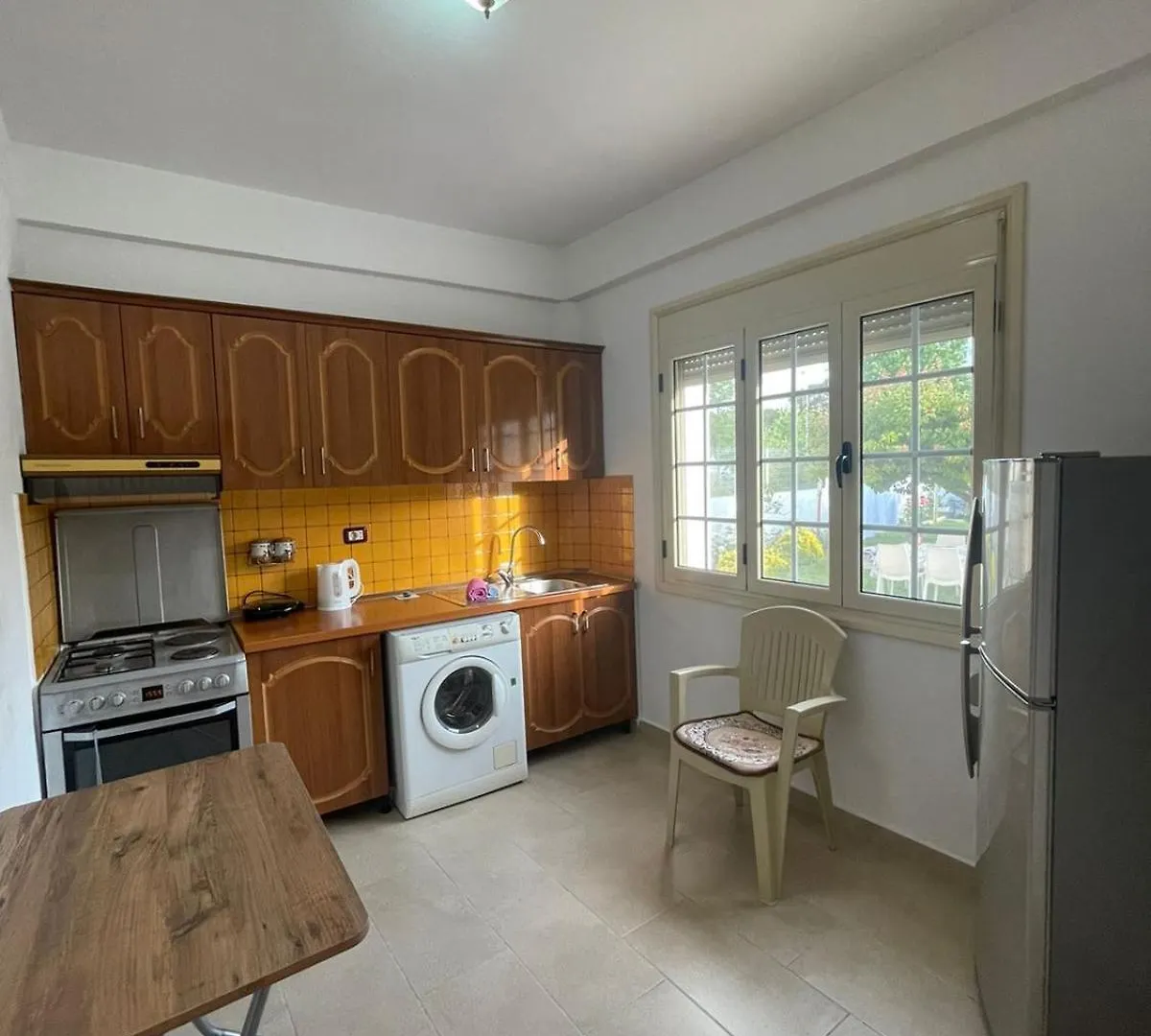 Rent Rooms Loren Vlore